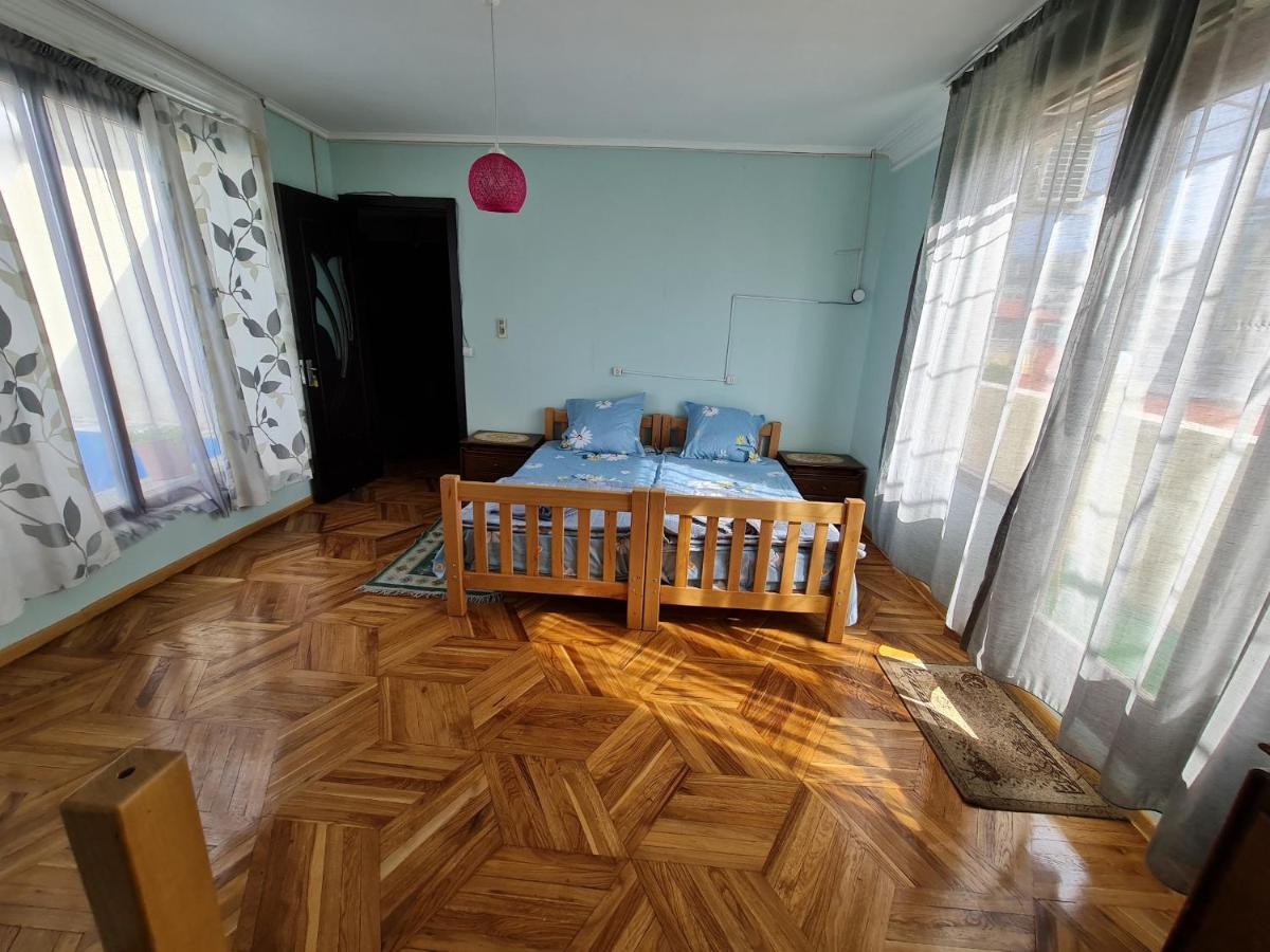Guest House Sky Plus Tiflis Exterior foto