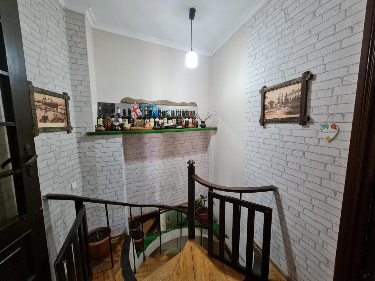 Guest House Sky Plus Tiflis Exterior foto